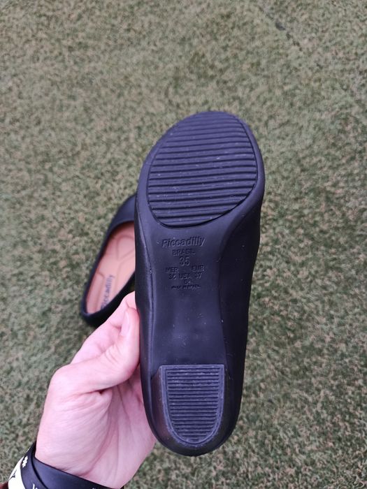 Sapatos de Salto Piccadilly Pretos – Tamanho 35 – Bom Estado