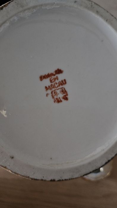 Bule e chávenas antigo