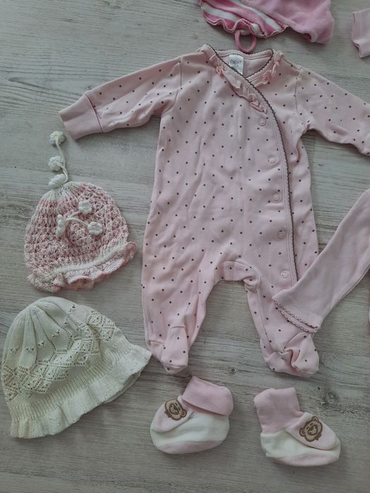 Paka ubranka dla dziewczynki dziewczęce rozmiar od 0-3 miesiący+gratis