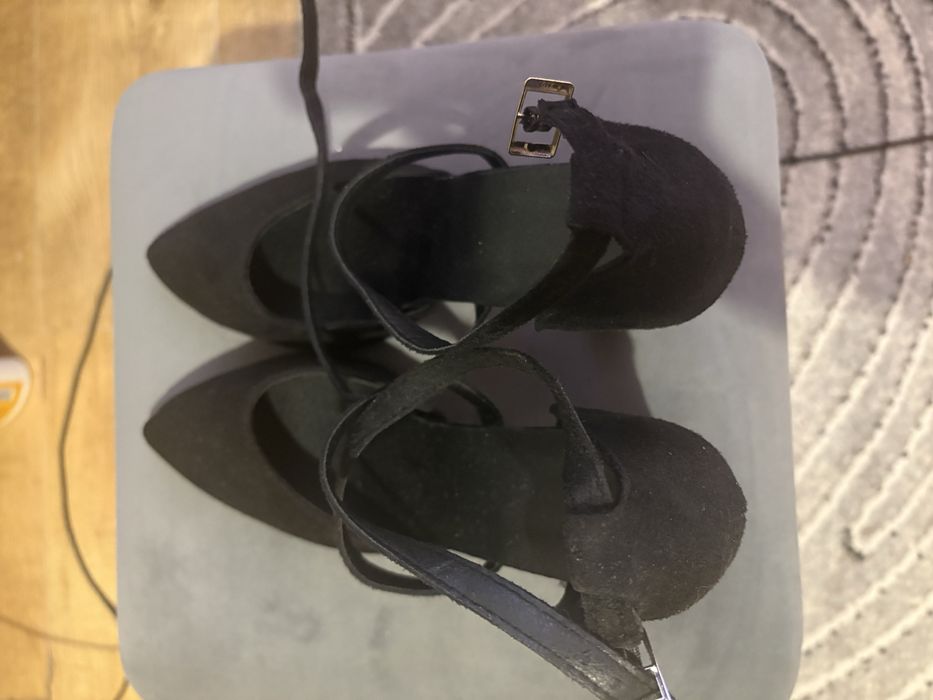 Dzień dobry sprzedam buty