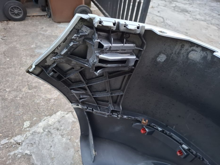 Zderzak golf 5 r32 kompletny LA7W