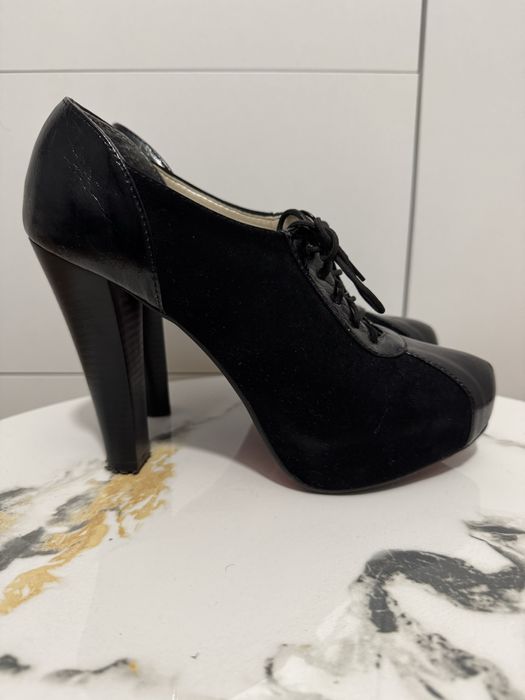Buty damskie na obcasie, czarne