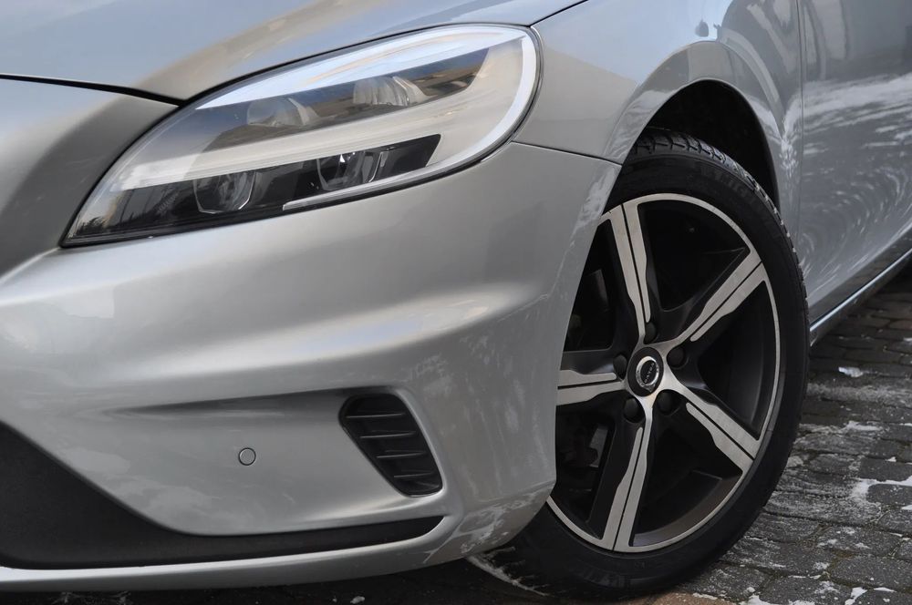 Volvo V40 D2 R-Design Niski przebieg Zadbany Doinwestowany Bezwypadkowy