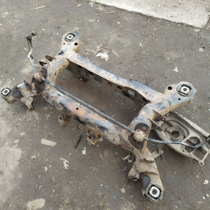 Задня балка BMW E87, E90