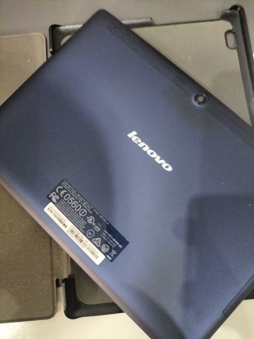 Sprzedam tablet lennowo  plus 2ipady