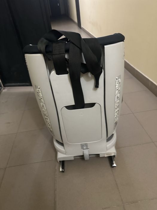 Дитяче автокрісло britax romer isofix