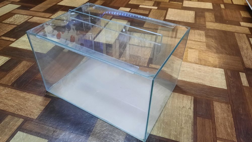 Продам Аквариум/тераруиум.