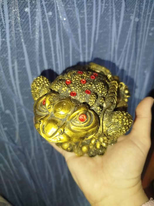 Денежная жаба статуетка