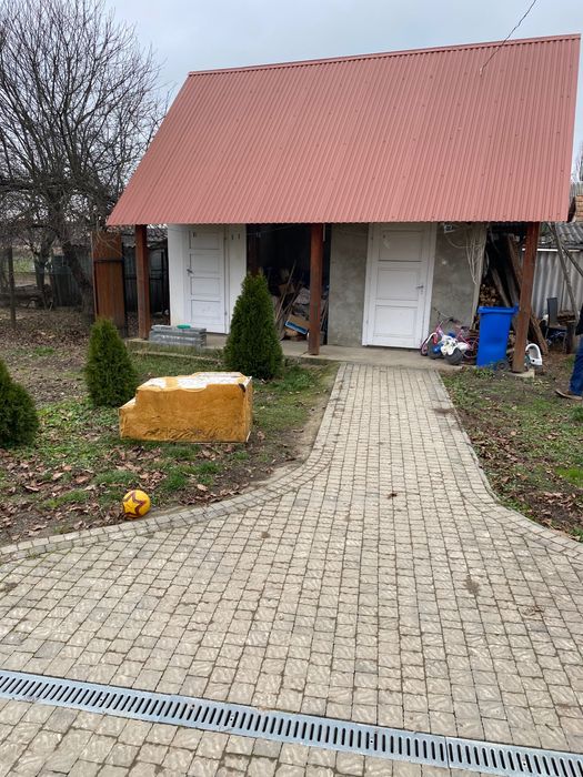 Продається житловий будинок у Закарпатті , м. Берегове .