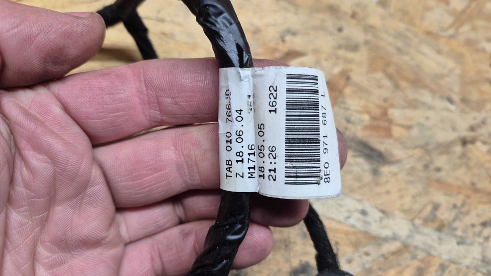 AUDI A4 B6/B7 (8E)-CABLAGEM ORIGINAL PORTA TRÁS DIR. e ESQ. EXCELENTE