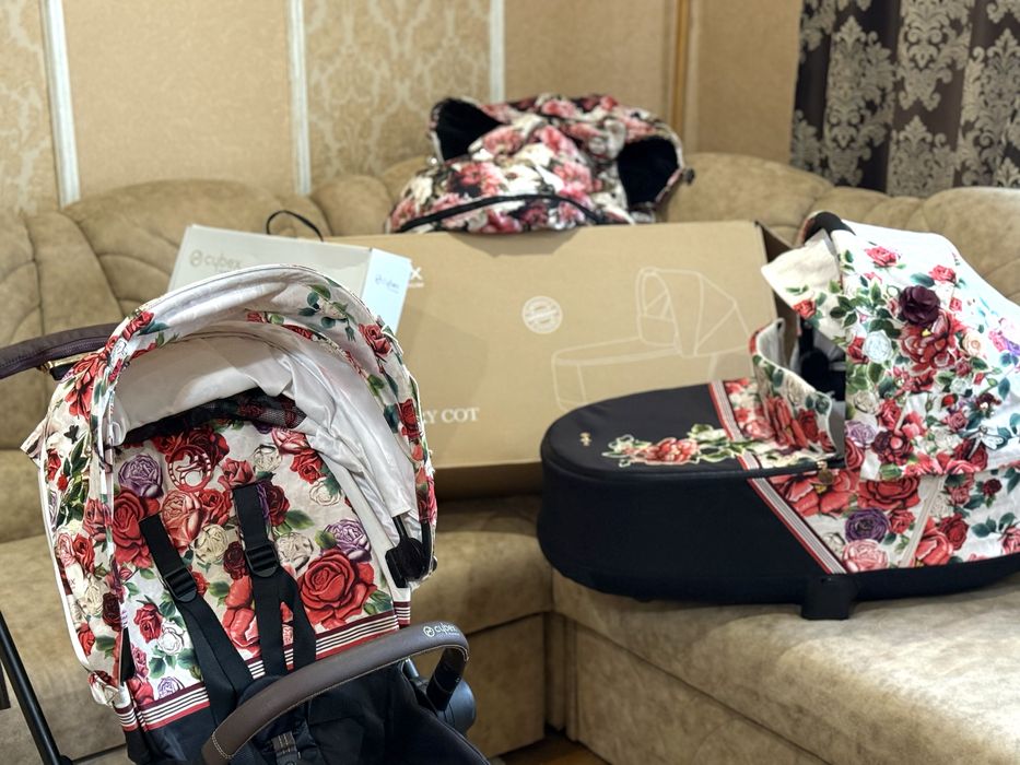 Cybex Priam 4.0 коляска 2 в 1 Blossom Light шасі Rosegold