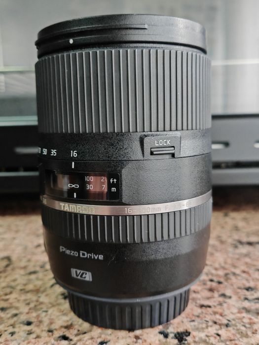 Tamron 16-300 f3.5 canon