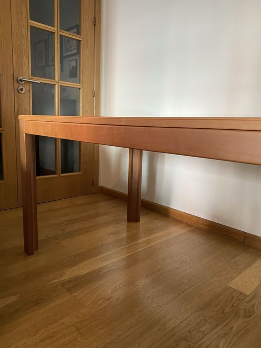 Mesa cerejeira e 6 cadeias