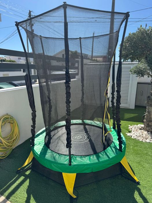 Trampolin para crianca