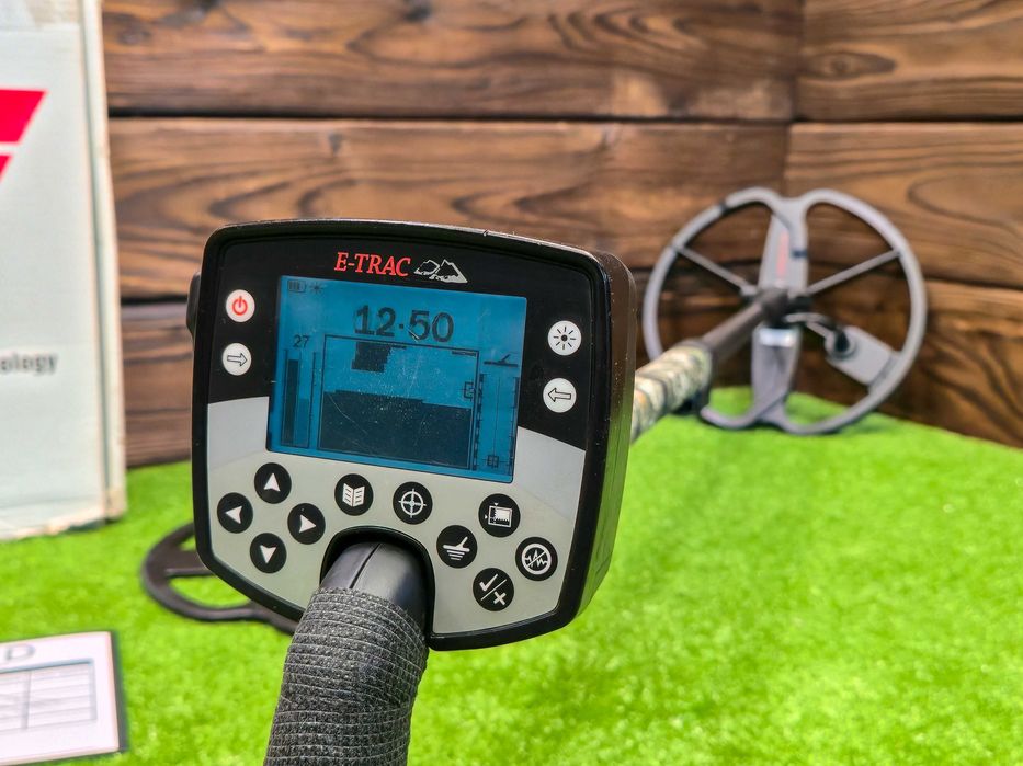 Металошукач Minelab E-Trac