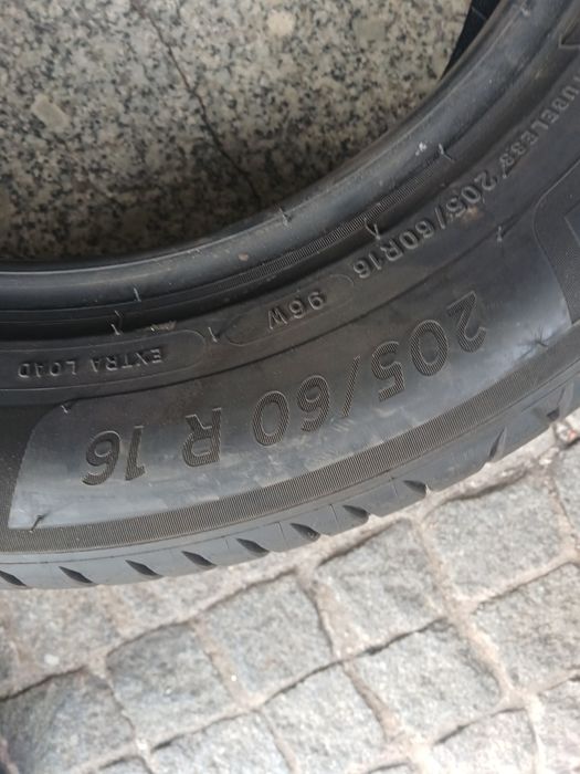 2 pneus 205 60 r16 Michelin