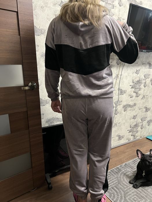 Костюм велюровый спортивный