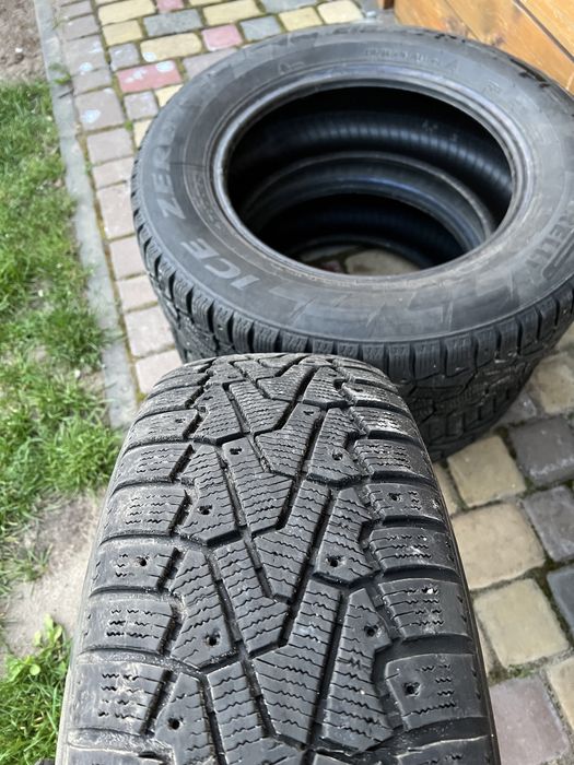Продам резину Pirelli 215/65/r16