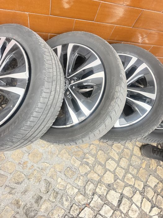 Jantes 17 mercedes com pneus com bastante piso