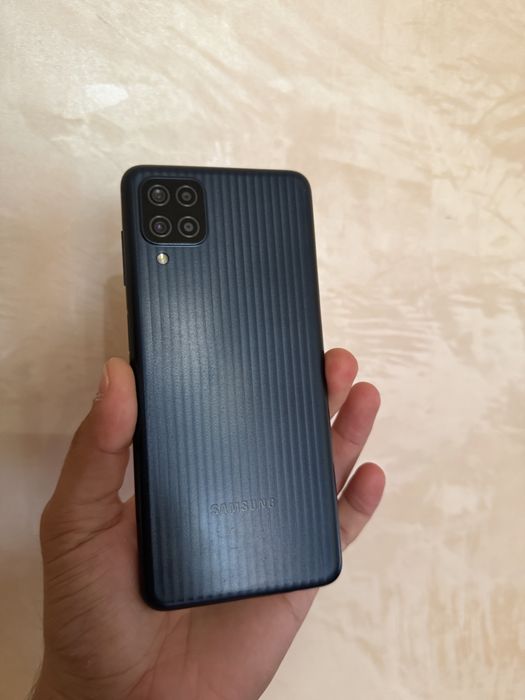 Samsung m12 4/64 як нові