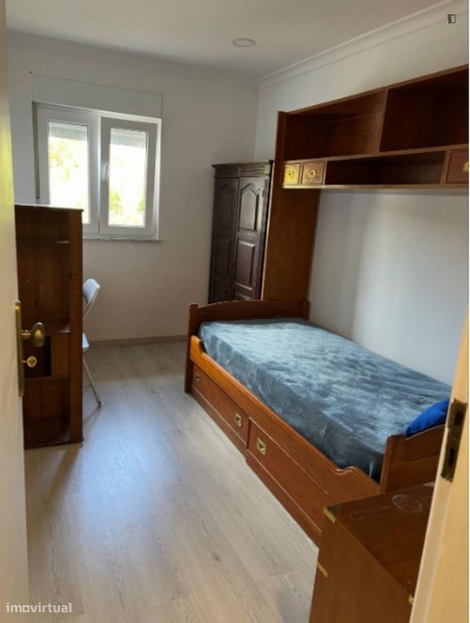 Quarto - localizado em Caldas da rainha