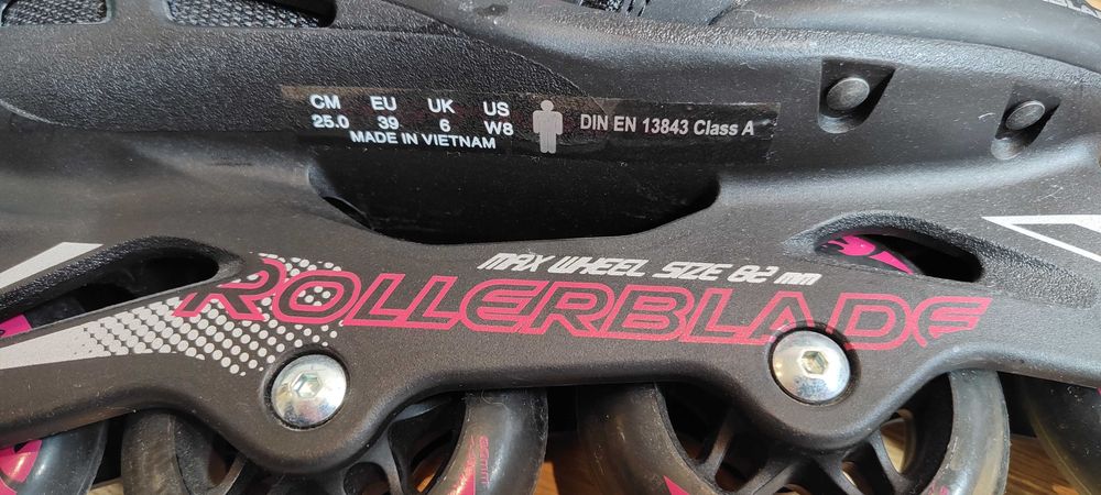 ROLKI ROLLERBLADE rozmiar 39, zestaw ochraniaczy i kask