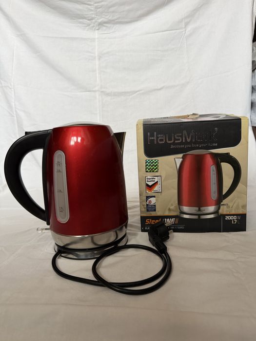 Електричний чайник HausMark HK-1730RD