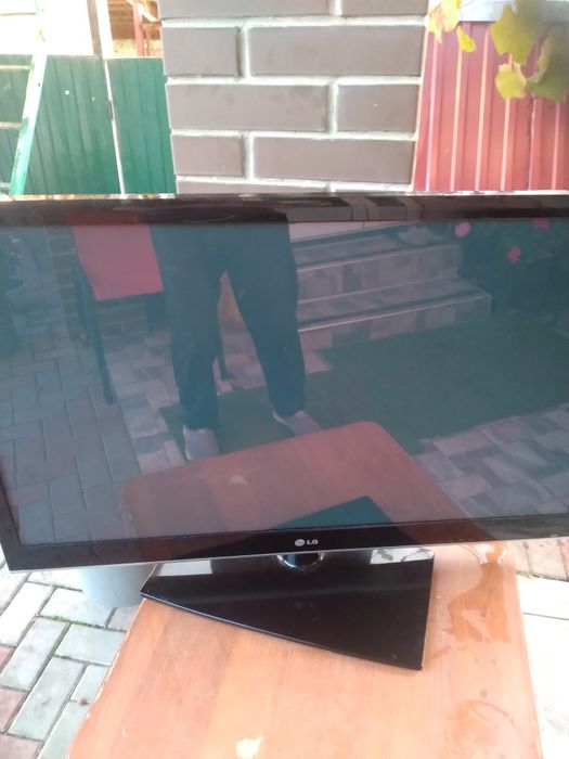 Продам тв не працює