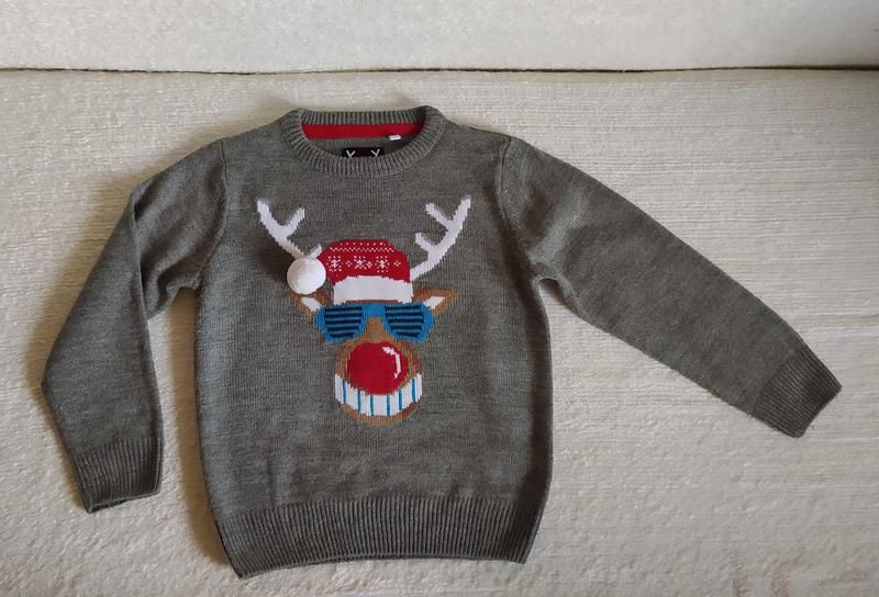 Як новий!Класний светрик на хлопчика на р.110