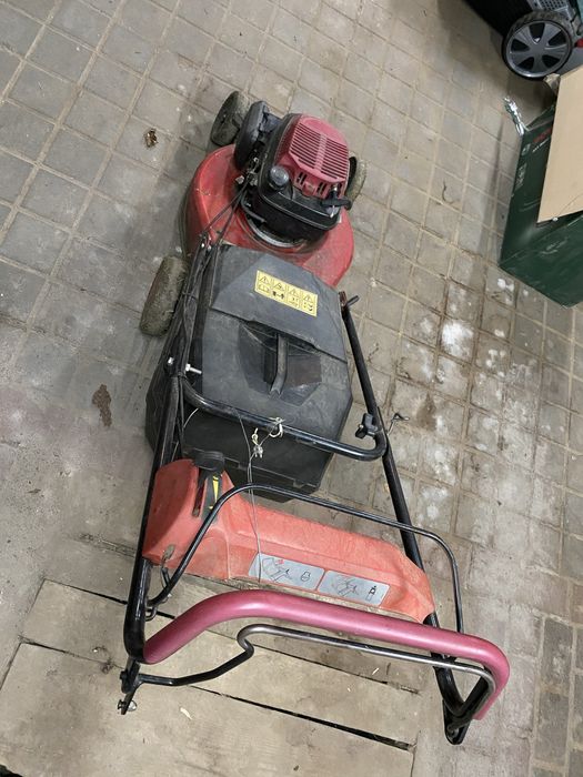 Газонокосарка бензинова