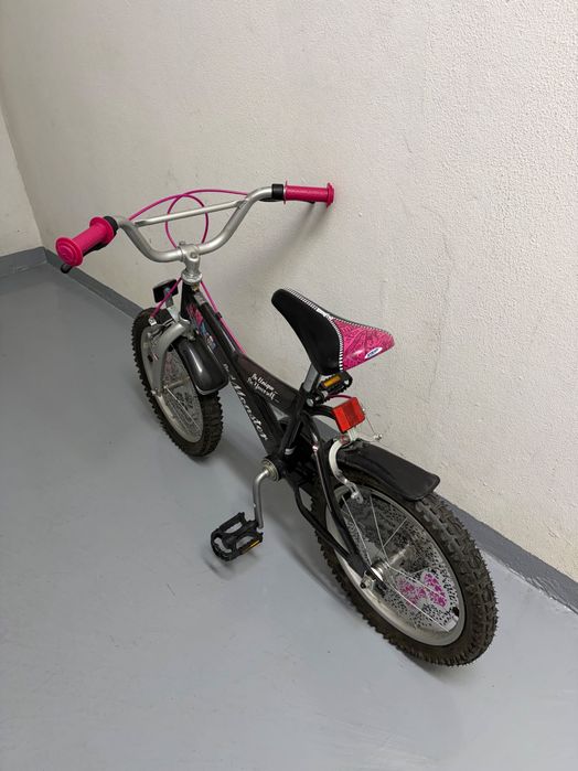 Bicicleta Júnior 6-8anos em muito bom estado