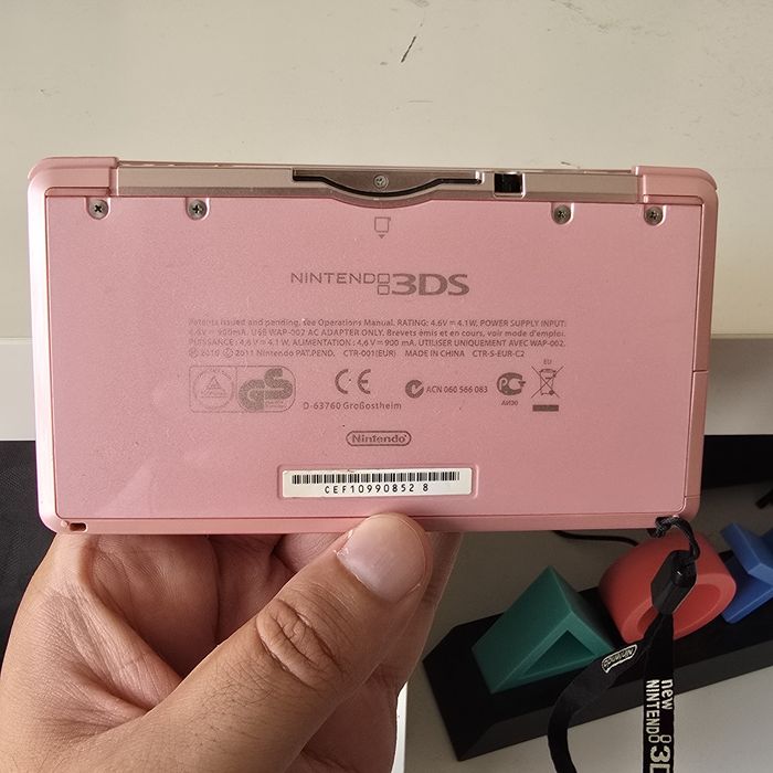 Nintendo 3DS Desbloqueada Coral Rosa