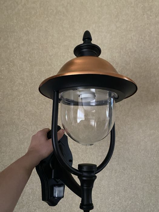 Вуличні світильники з датчиком руху