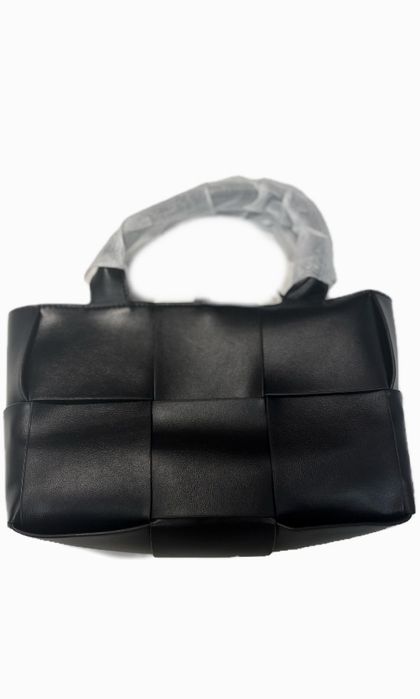 Torebka czarna pleciona