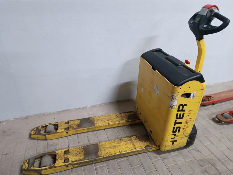 Paleciak elektryczny HYSTER