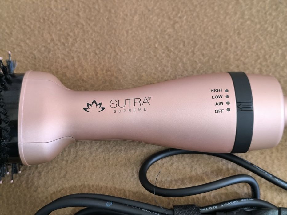 Escova de secar e modelar cabelo Sutra Professional 2” Blowout Brush