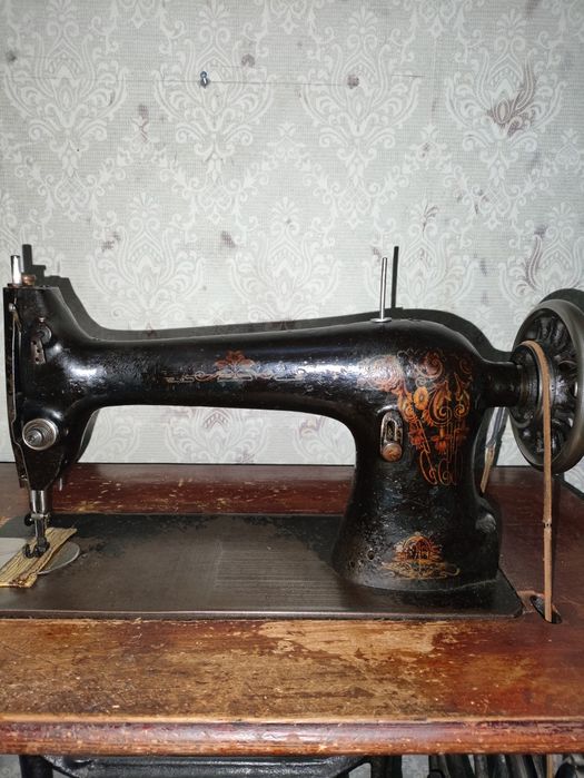 Механическая швейная машина