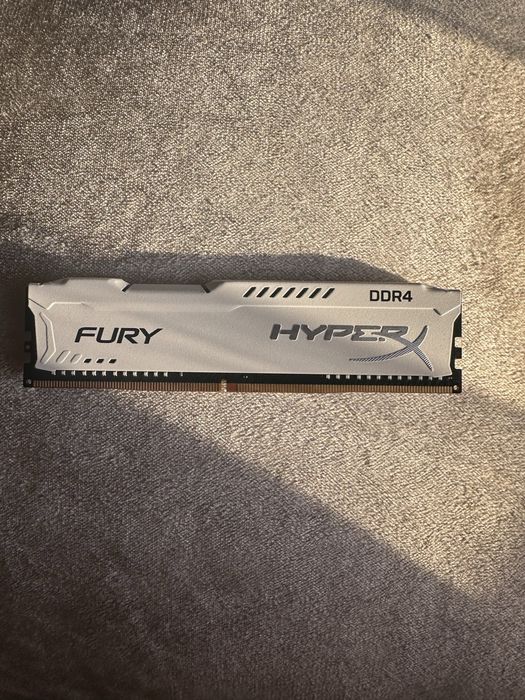 Озп Kingston DDR4 8GB 2400Mhz HyperX FURY white