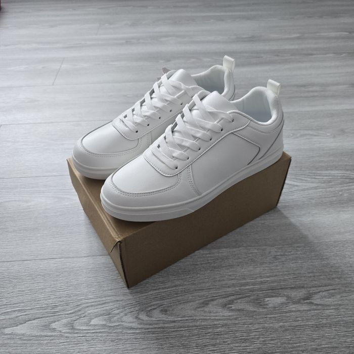 Білі чоловічі кросівки кеди весняні демісезонні 41 42 43 44 45