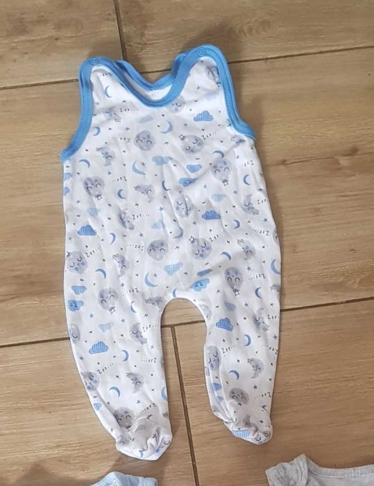 Śpioszki dla niemowlaka