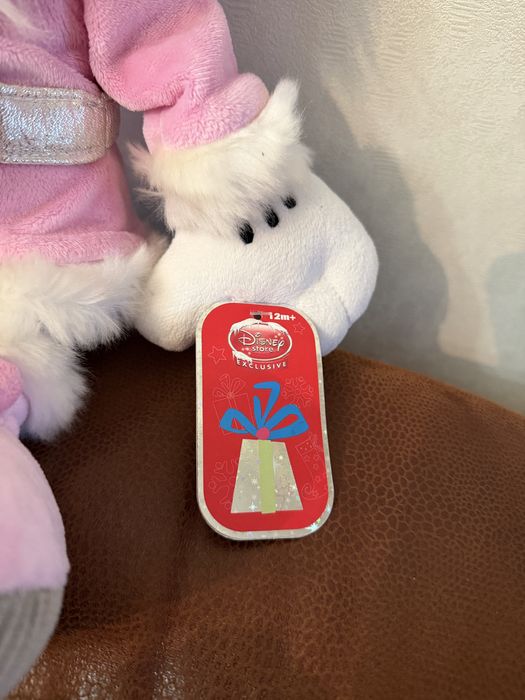 Минни Маус в зимнем наряде