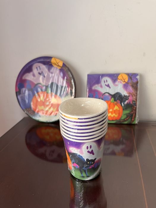 Artigos ( novos com etiqueta)  para festa de Halloween