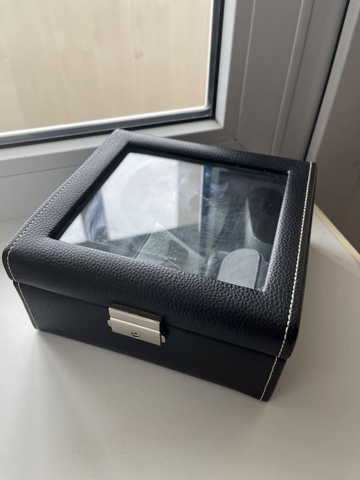 Продается коробка для хранения часов