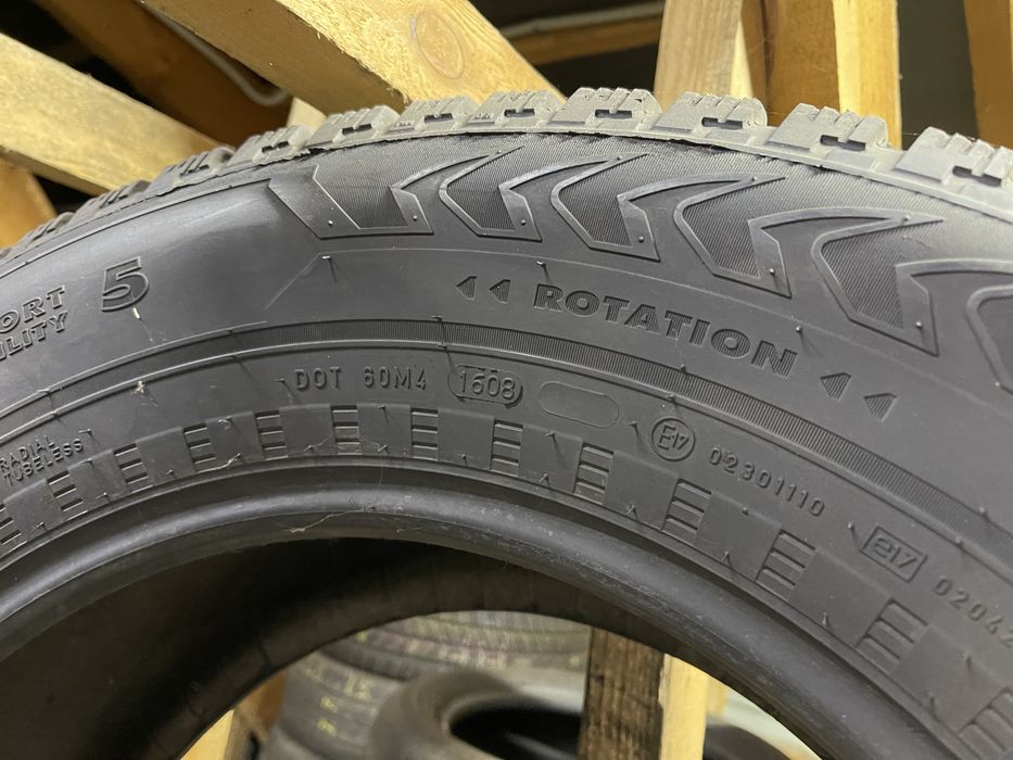 Шини зима 275/60R18 NOKIAN Hakkapeliitta 5 9мм 4шт як нові