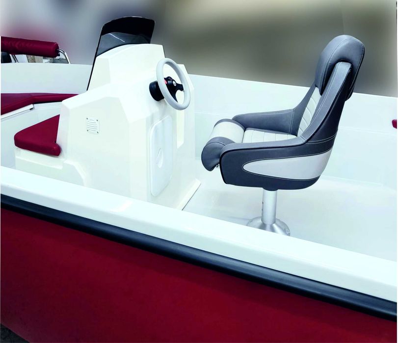 łódź motorowa motorówka