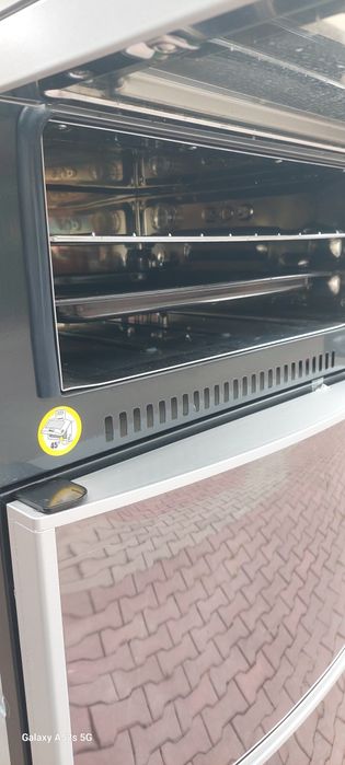 Lodówka absorbcyjna do kampera . dwukomorowa  i piekarnik