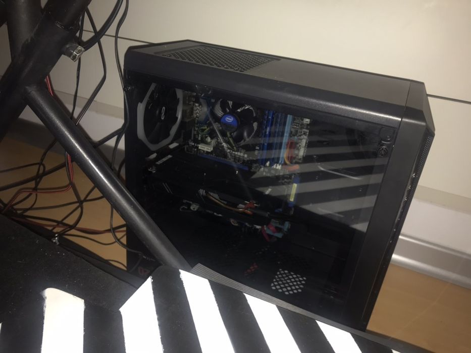 Simulador Playseat Obutto c/ Logitech G29, PC, Monitor