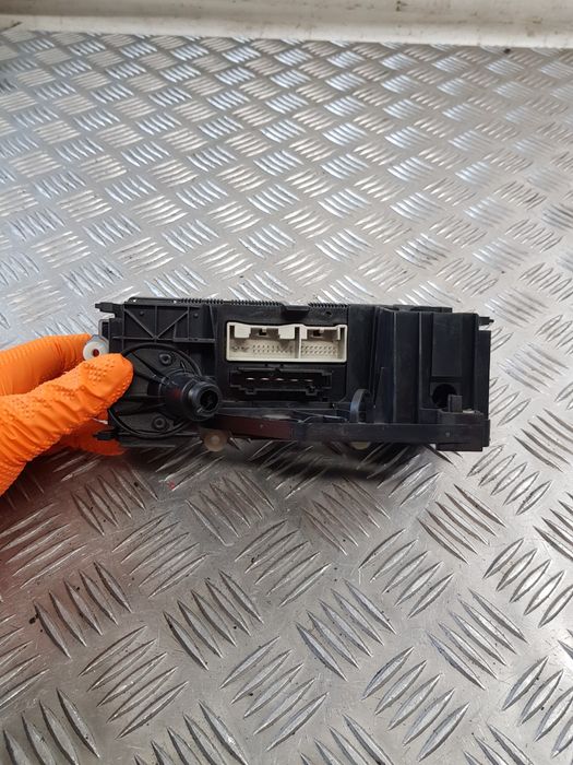 Panel Nawiewu Vw Touran I 04R-
