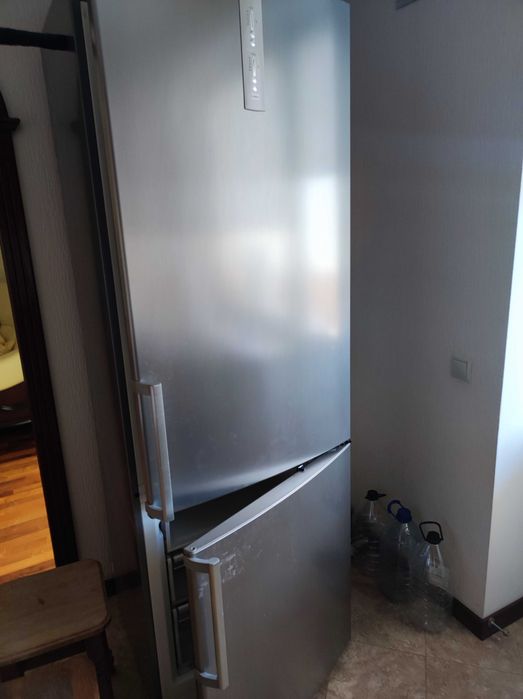 Холодильник Bosch KGN 49 A 43 б/у