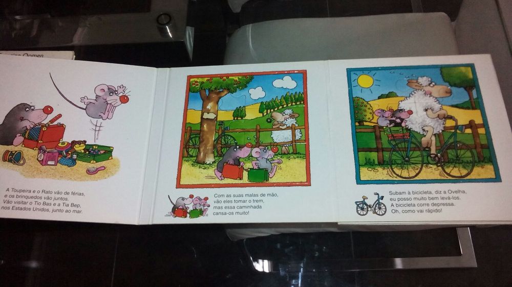 Coleção nova 3 livros desdobraveis com 4 puzzles cada